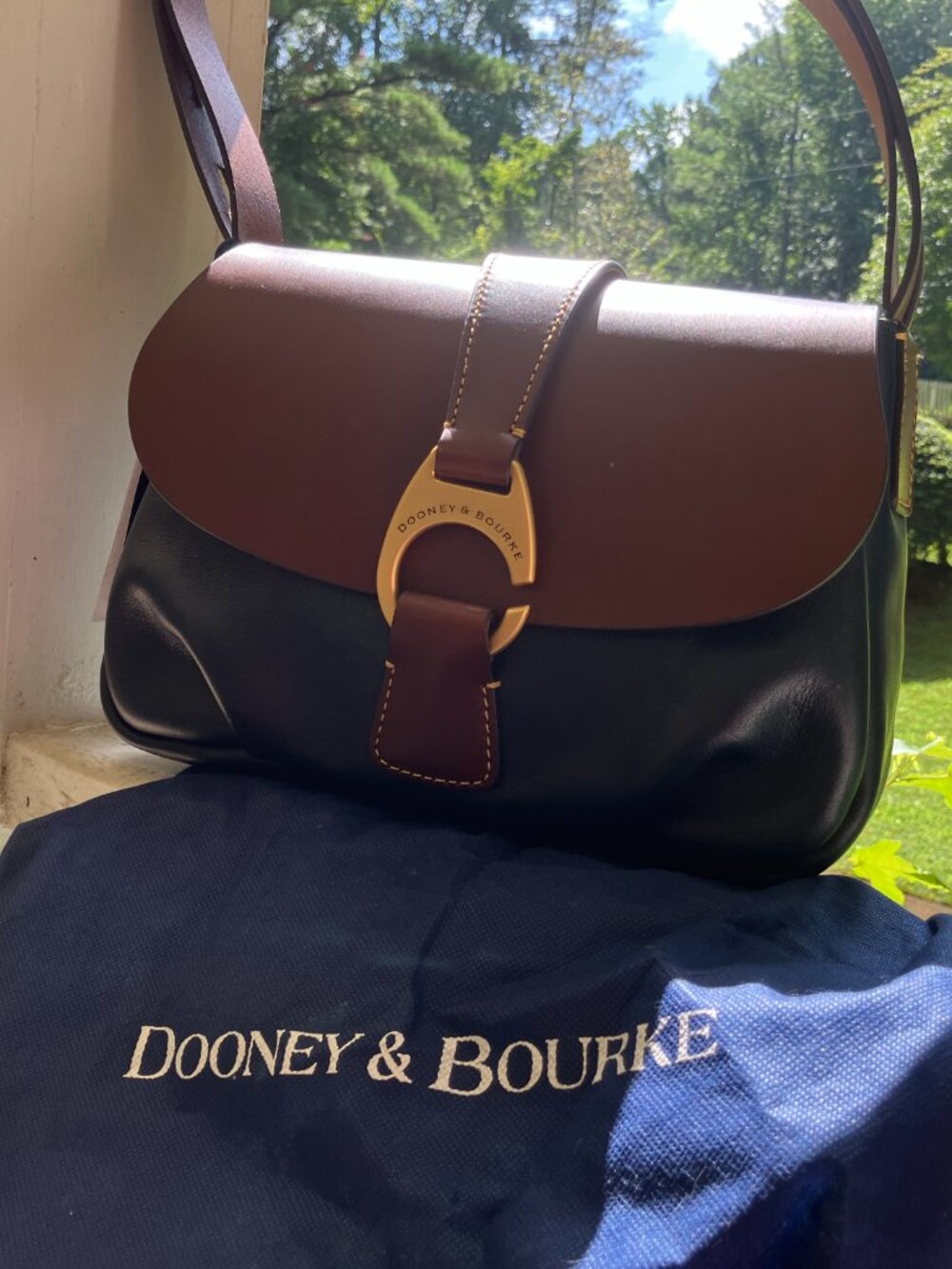 Dooney & Bourke - Picture 4 of 7